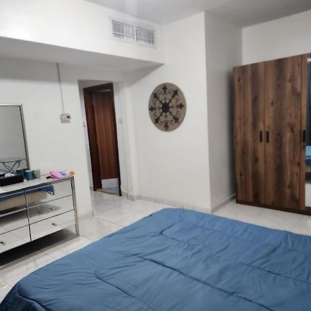 Sharing Motel Rooms Abu Dhabi Exterior foto